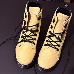 Dr. Martens Light Yellow Men's Boots worn once has some unknown specks rt boot
